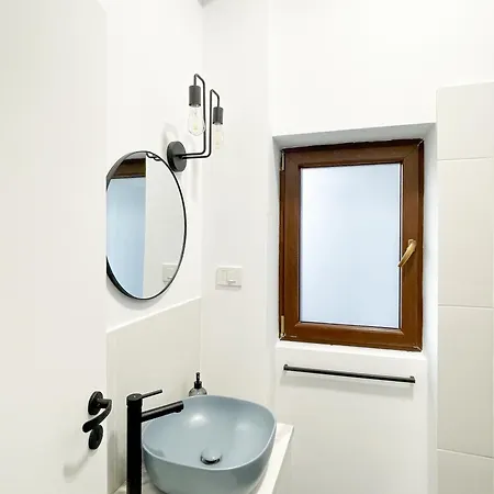 Ultracentral Prestige 2 Bdrm Bucharest