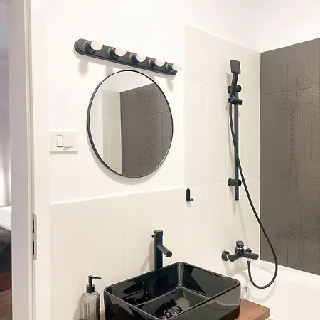 Ultracentral Prestige 2 Bdrm