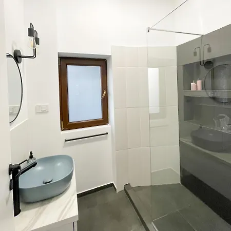 Ultracentral Prestige 2 Bdrm Bucharest