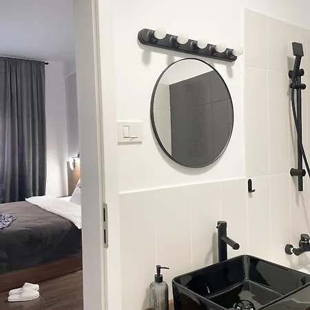 Ultracentral Prestige 2 Bdrm Apartment *