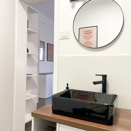 Ultracentral Prestige 2 Bdrm *
