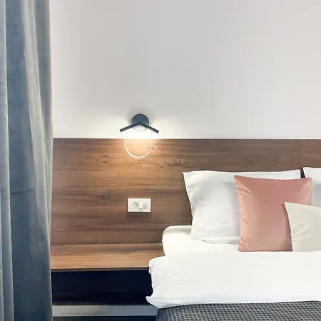 Ultracentral Prestige 2 Bdrm Apartment