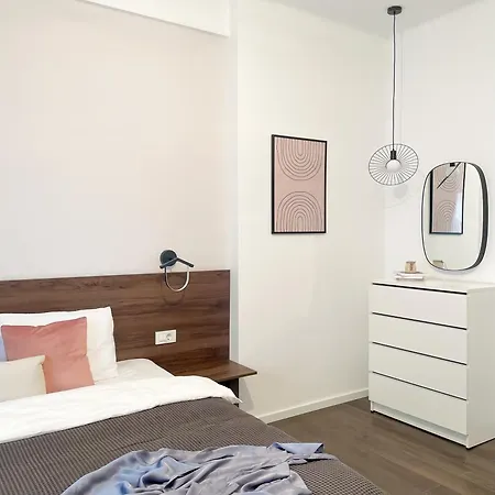 Ultracentral Prestige 2 Bdrm Apartment
