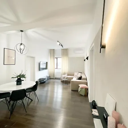 Ultracentral Prestige 2 Bdrm * Bucharest