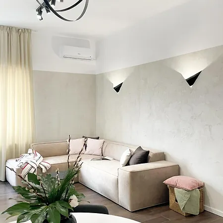 Ultracentral Prestige 2 Bdrm *