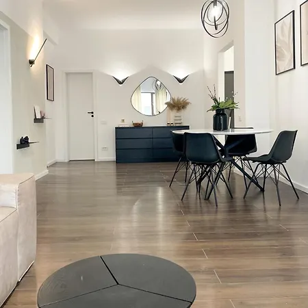 Ultracentral Prestige 2 Bdrm